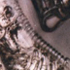 Pilote dans le Cockpit de l'Epave d'Alien (1978)